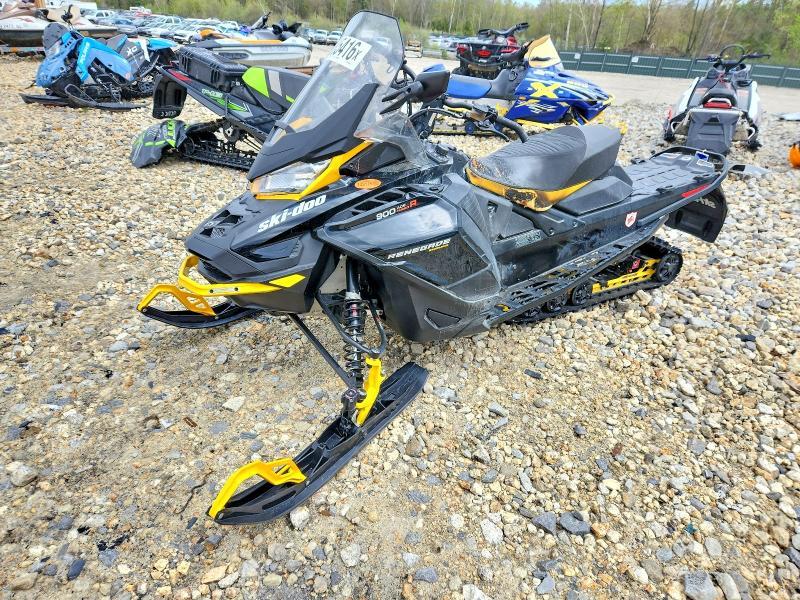 2023 Skidoo Renegade X-RS 900