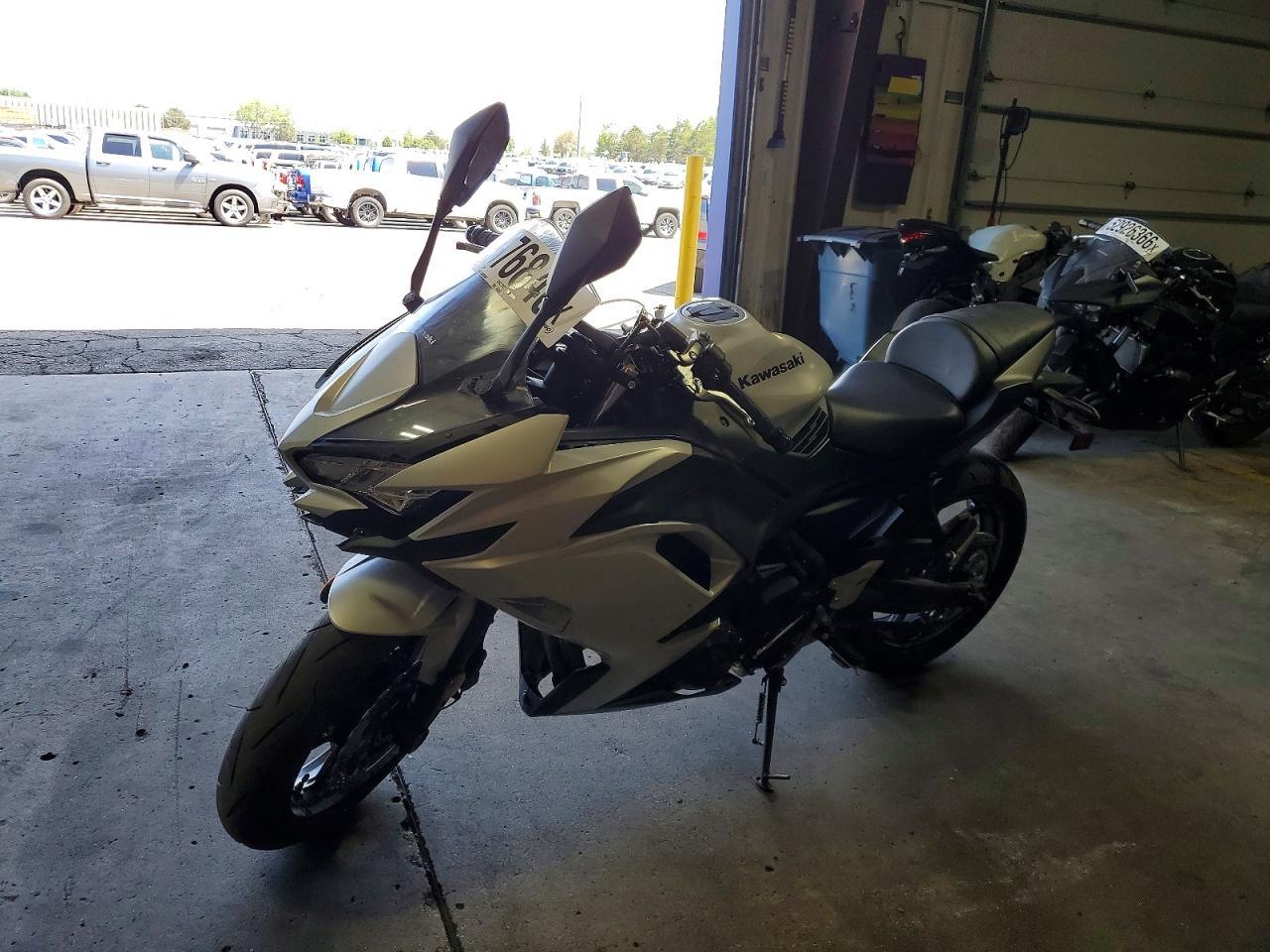 2026 Kawasaki EX650 P