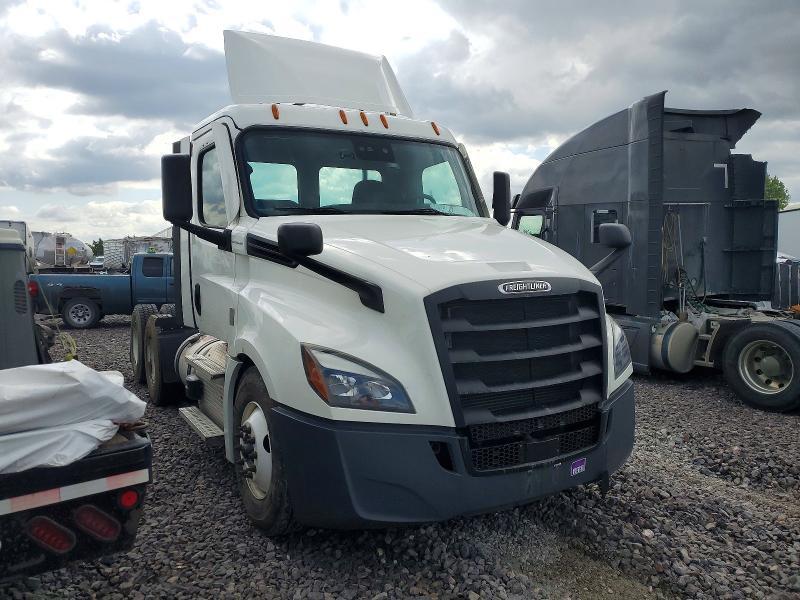 2022 Freightliner Cascadia 126 Semi Truck