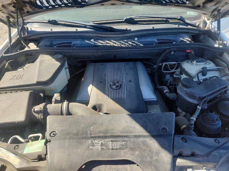 2002 BMW X5 4.4i