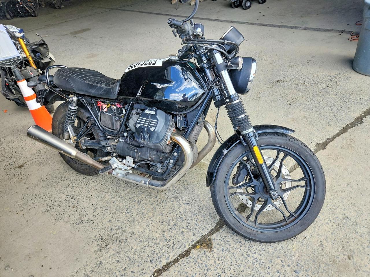 2017 Moto Guzzi V7 III Special