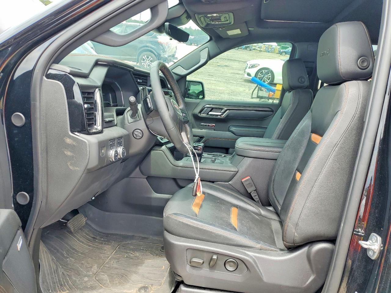 2025 GMC Sierra K1500 AT4
