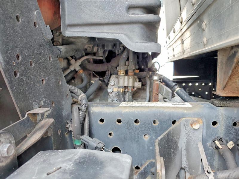 2010 Isuzu NPR BOX Truck