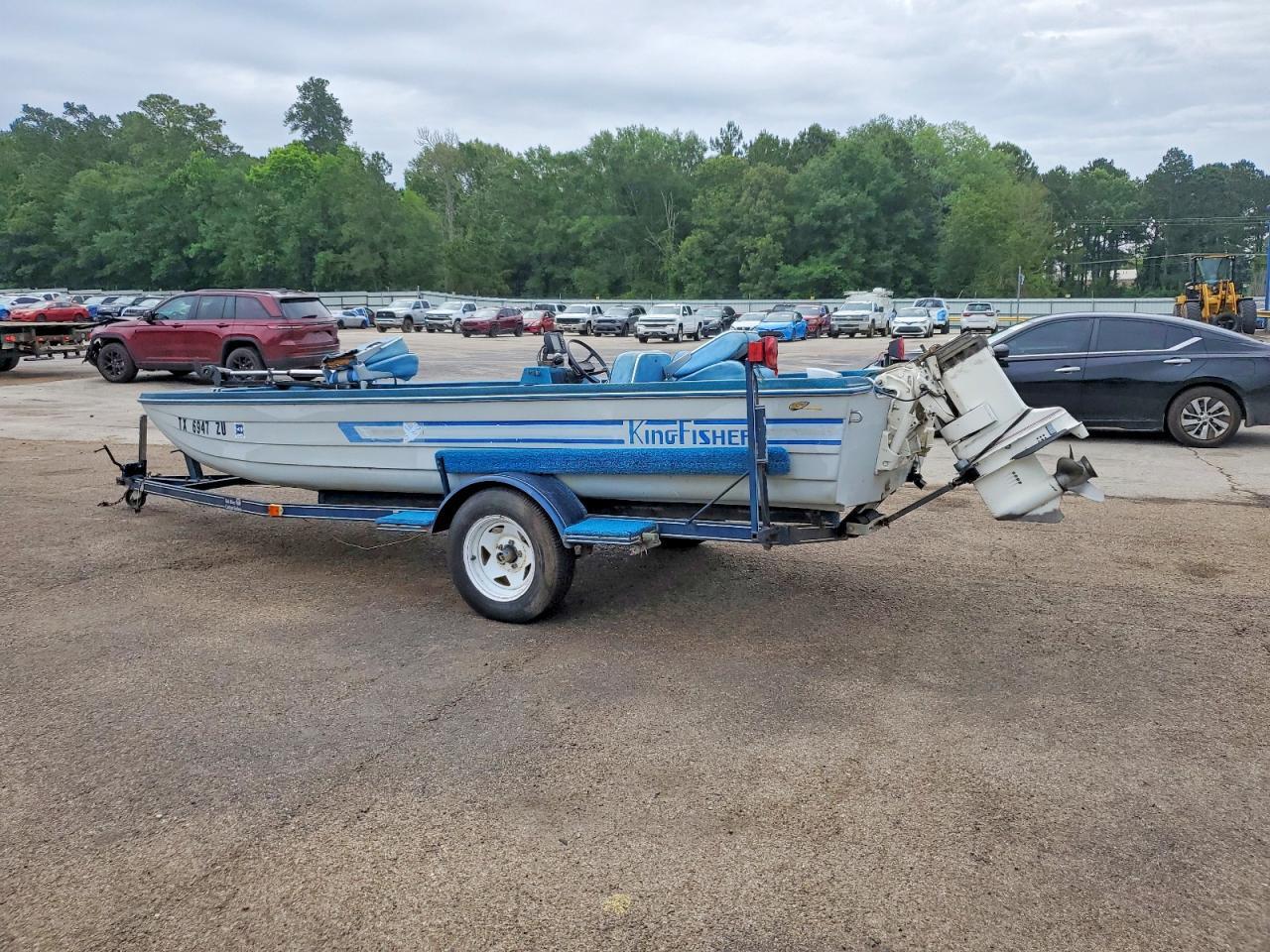 1985 Kingfisher Master Molders Boat
