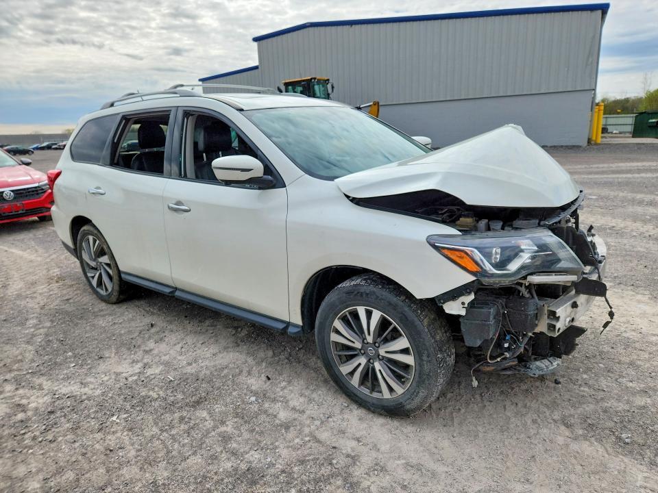 2017 Nissan Pathfinder sl