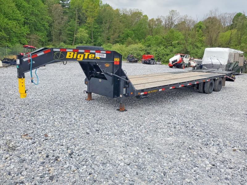 2026 Big Tex 22GN-30DE5A-MRBK Equipment Trailer
