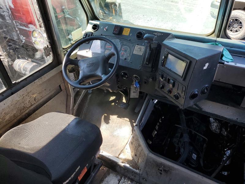 2011 Workhorse Custom Chassis W62 Delivery Truck