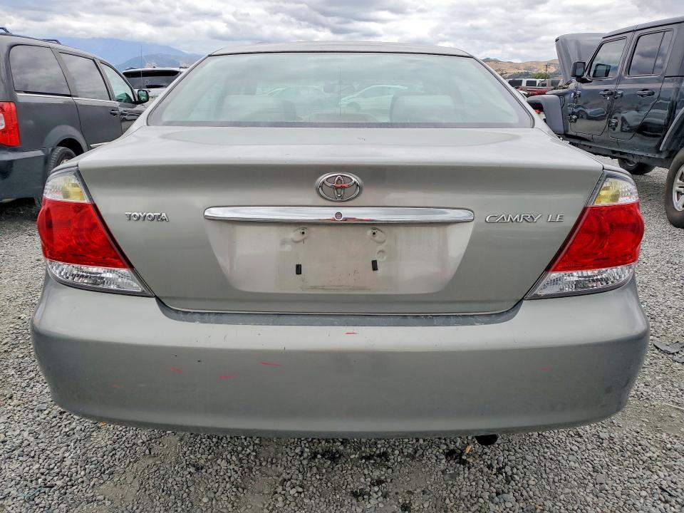2005 Toyota Camry le