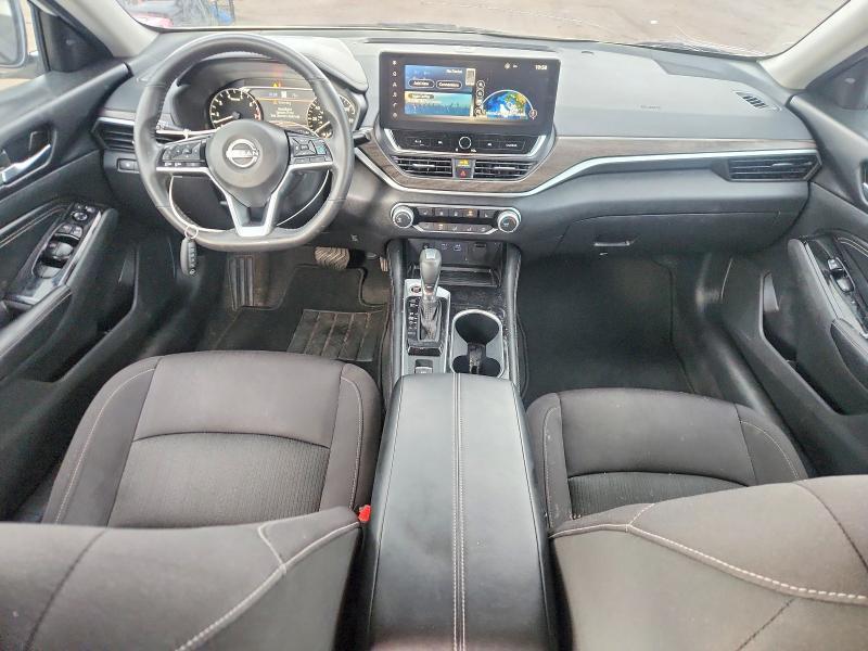 2023 Nissan Altima sv