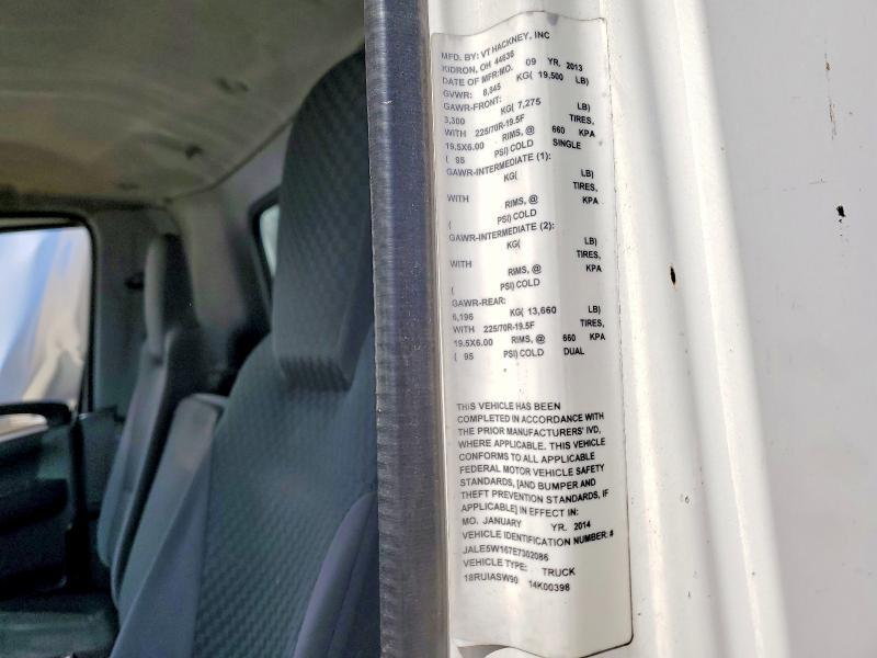 2014 Isuzu NRR Refrigerated BOX Truck