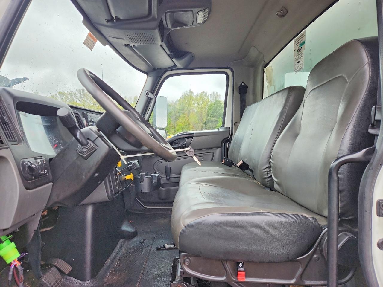 2022 International MV607 BOX Truck