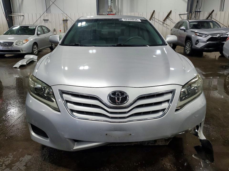2011 Toyota Camry le