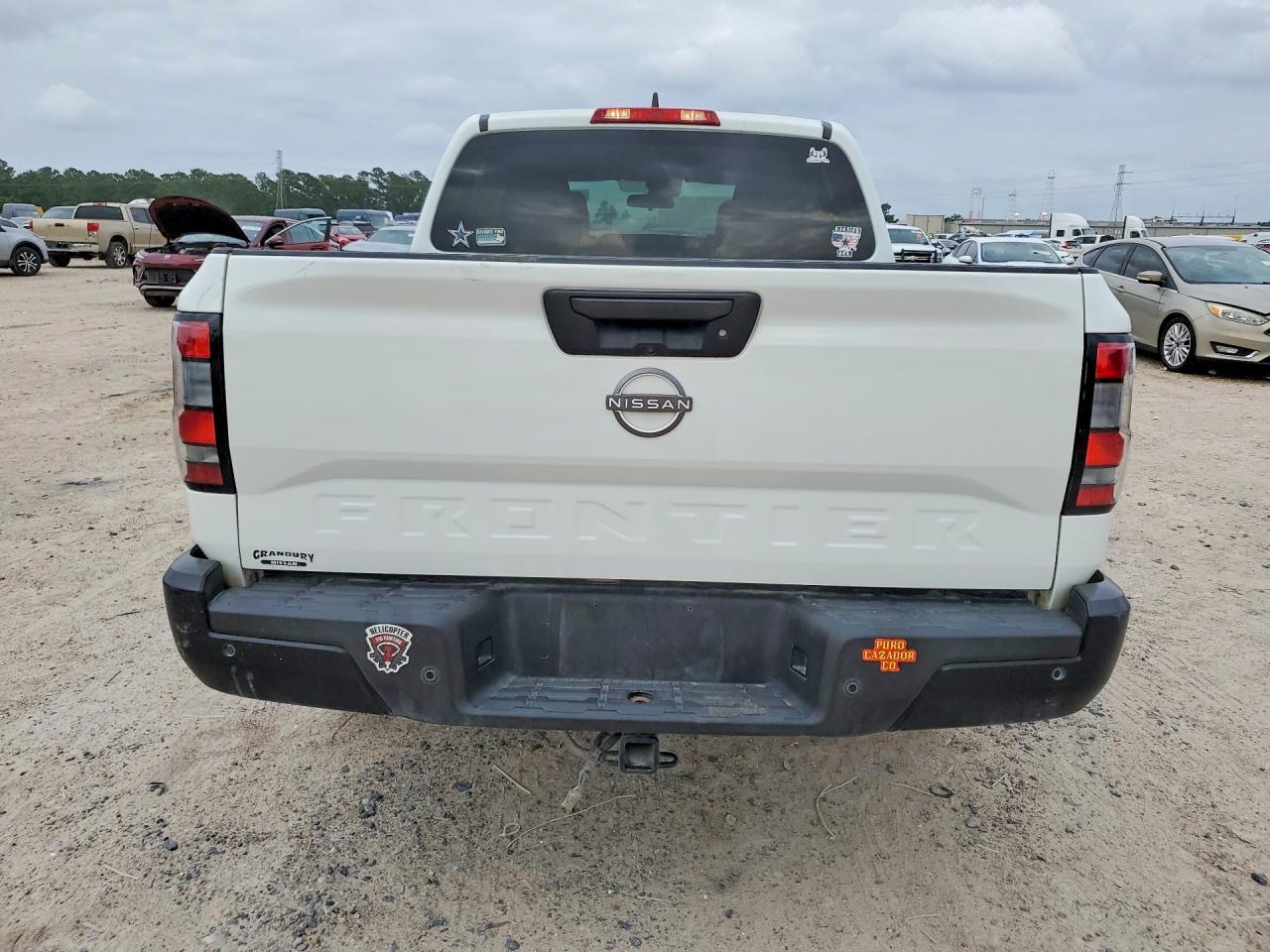 2022 Nissan Frontier S