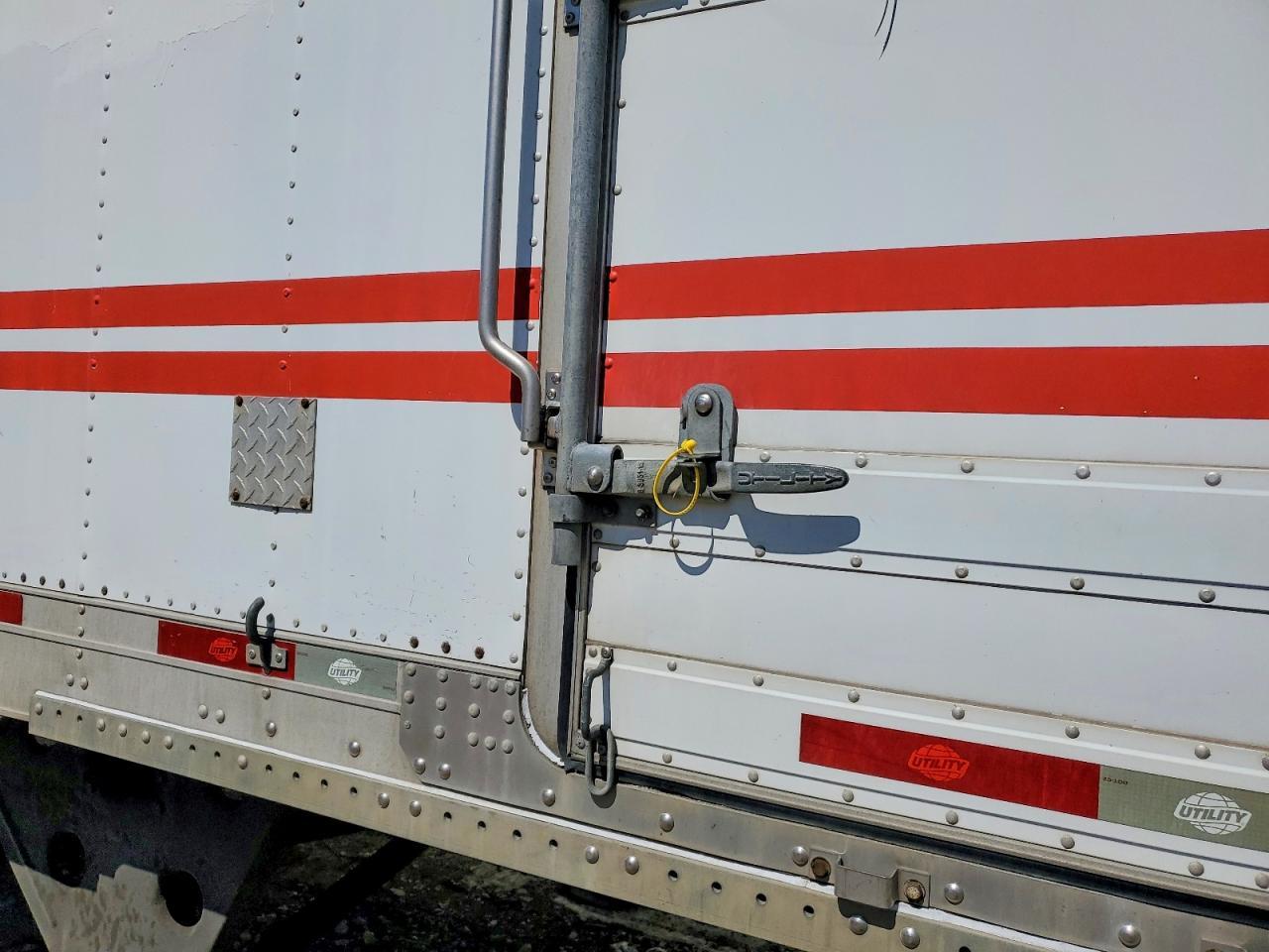 2010 Utility VS2RA Refrigerated Van Trailer