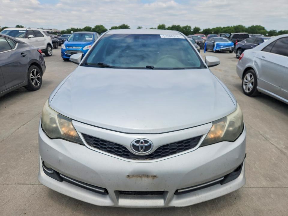2014 Toyota Camry se