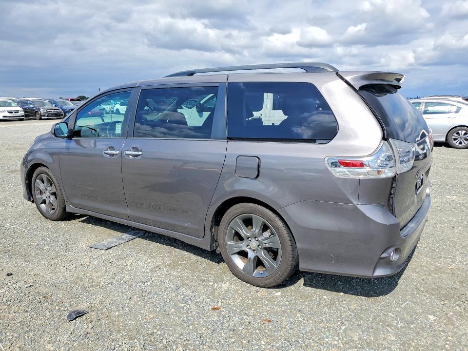 2016 Toyota Sienna se