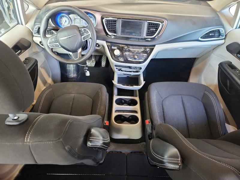 2021 Chrysler Voyager lx
