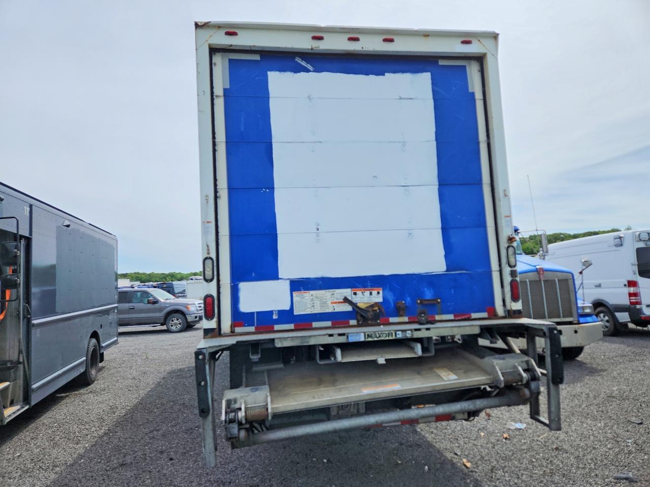 2018 Freightliner Business Class M2 BOX Truck