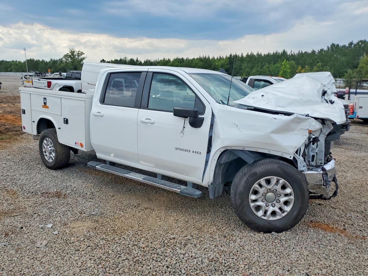 2026 Chevrolet Silverado K3500 LT