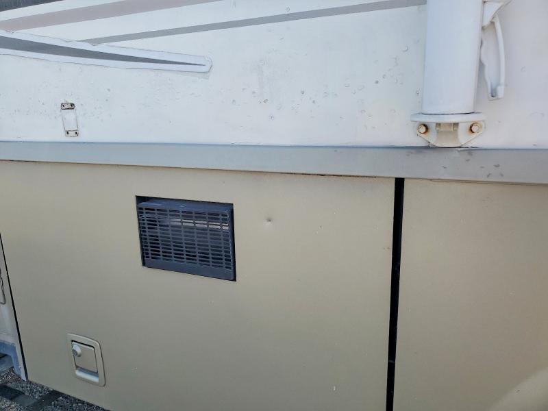 2002 Winnibago 2002 Winnebago Adventurer RV