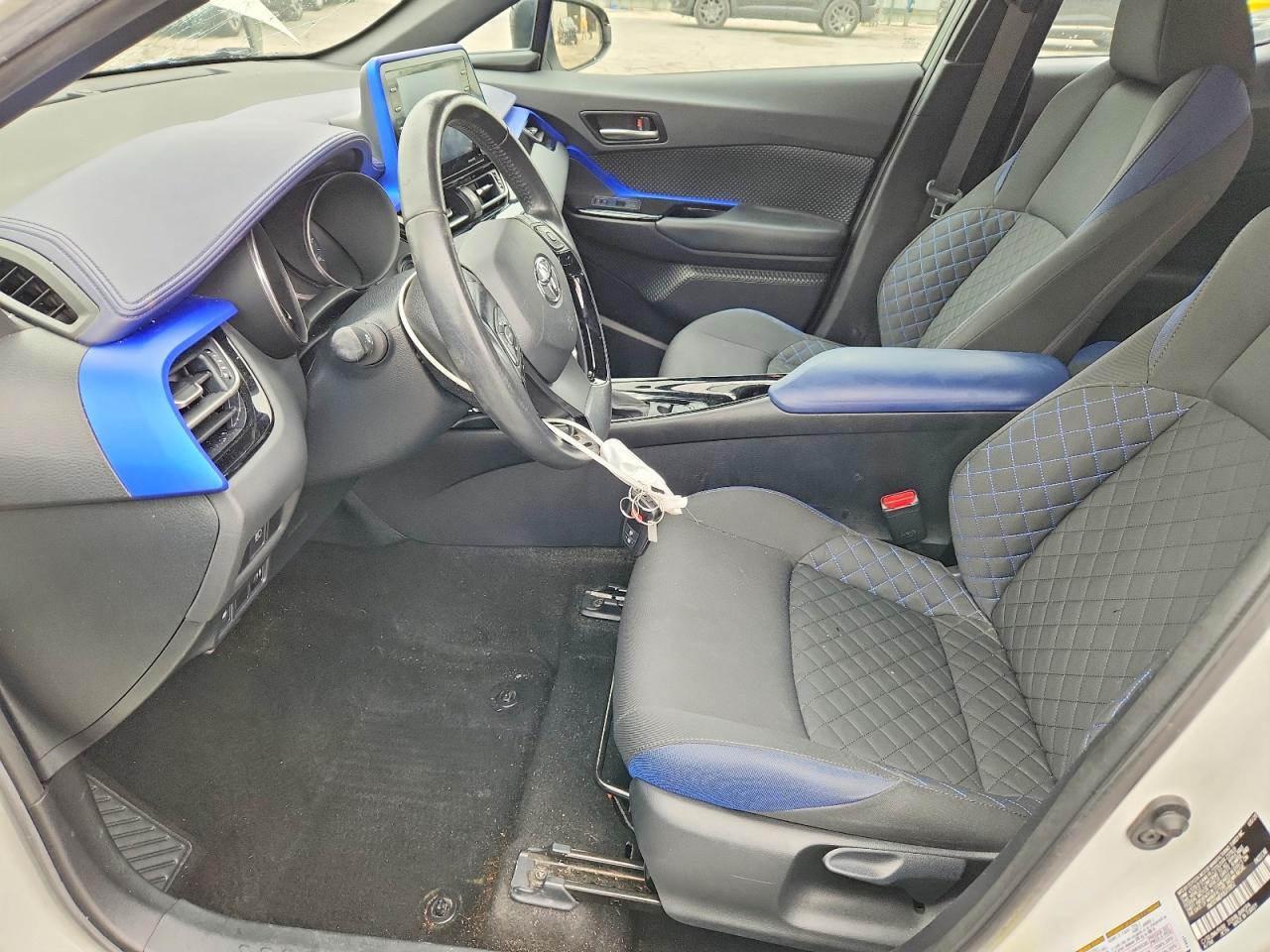 2020 Toyota C-hr xle