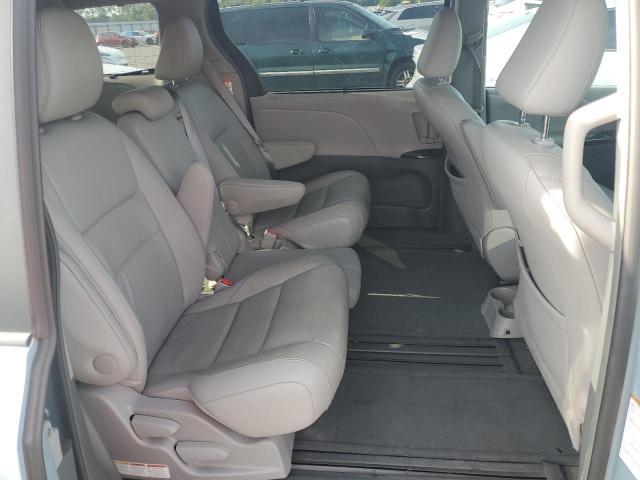 2015 Toyota Sienna xle 8-passenger