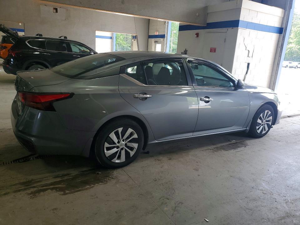 2022 Nissan Altima s