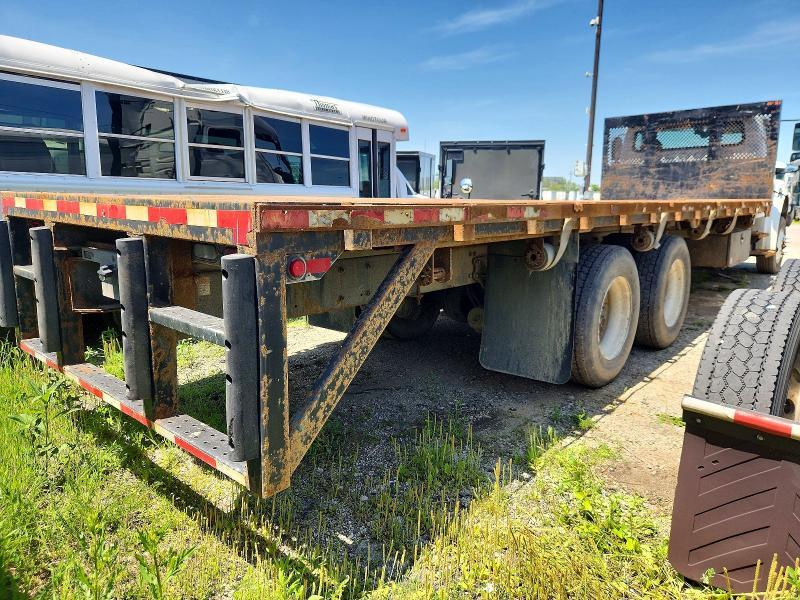 2017 Freightliner Business Class M2 Flatbed Truck