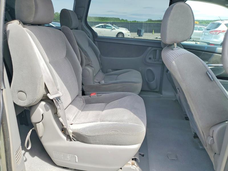 2006 Toyota Sienna le 7 Passenger