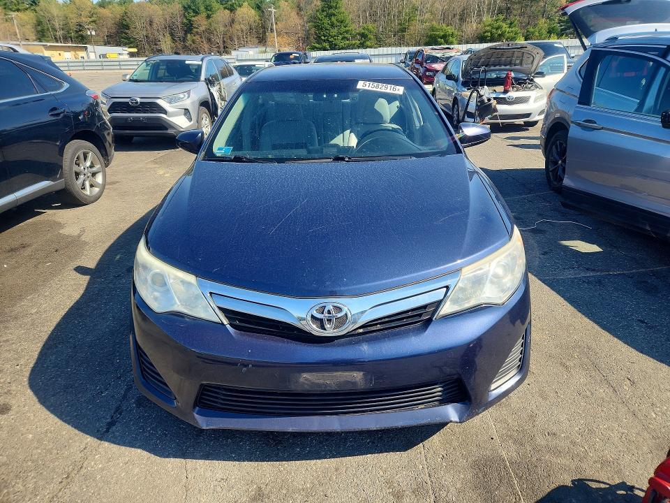 2014 Toyota Camry le