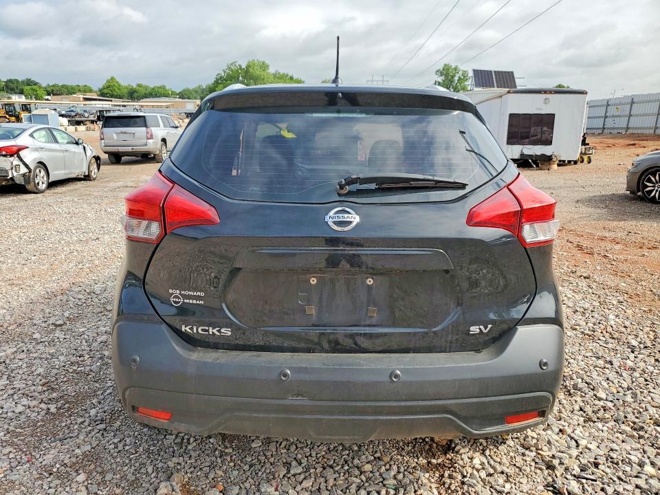 2020 Nissan Kicks sv
