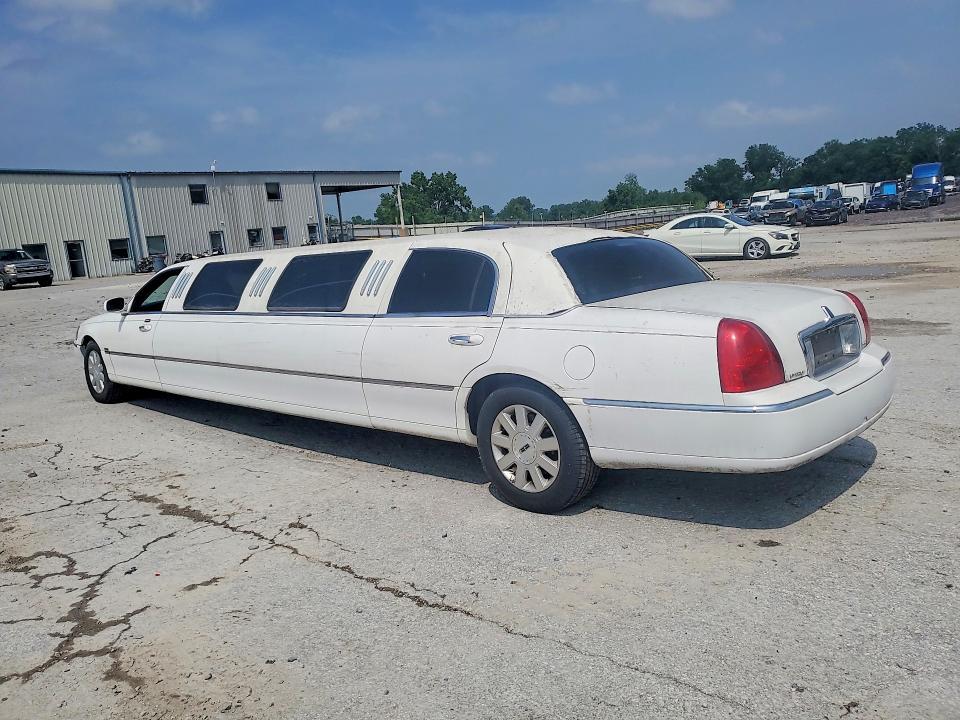 2003 Lincoln Town car Executive
