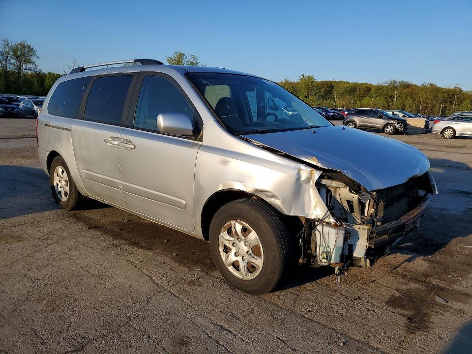2010 KIA Sedona lx