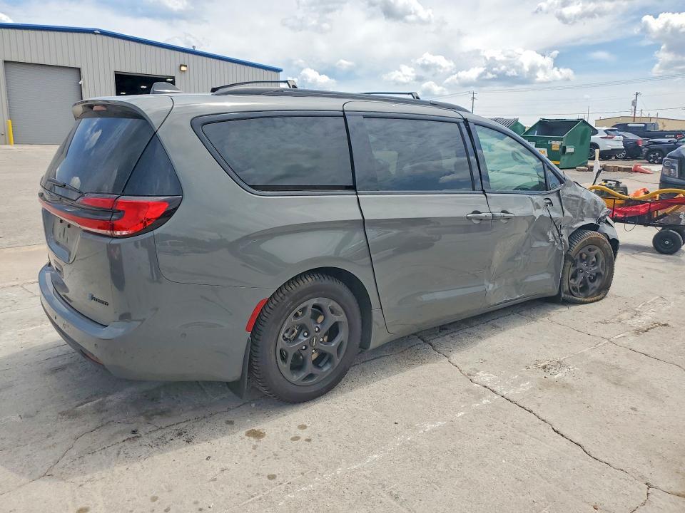 2022 Chrysler Pacifica Hybrid Limited