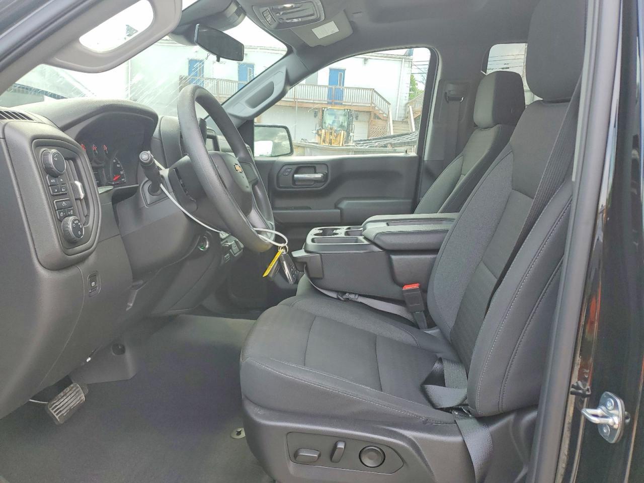 2025 Chevrolet Silverado K1500 Custom