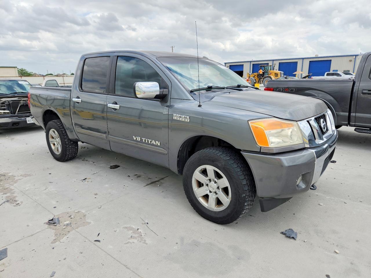2014 Nissan Titan SV