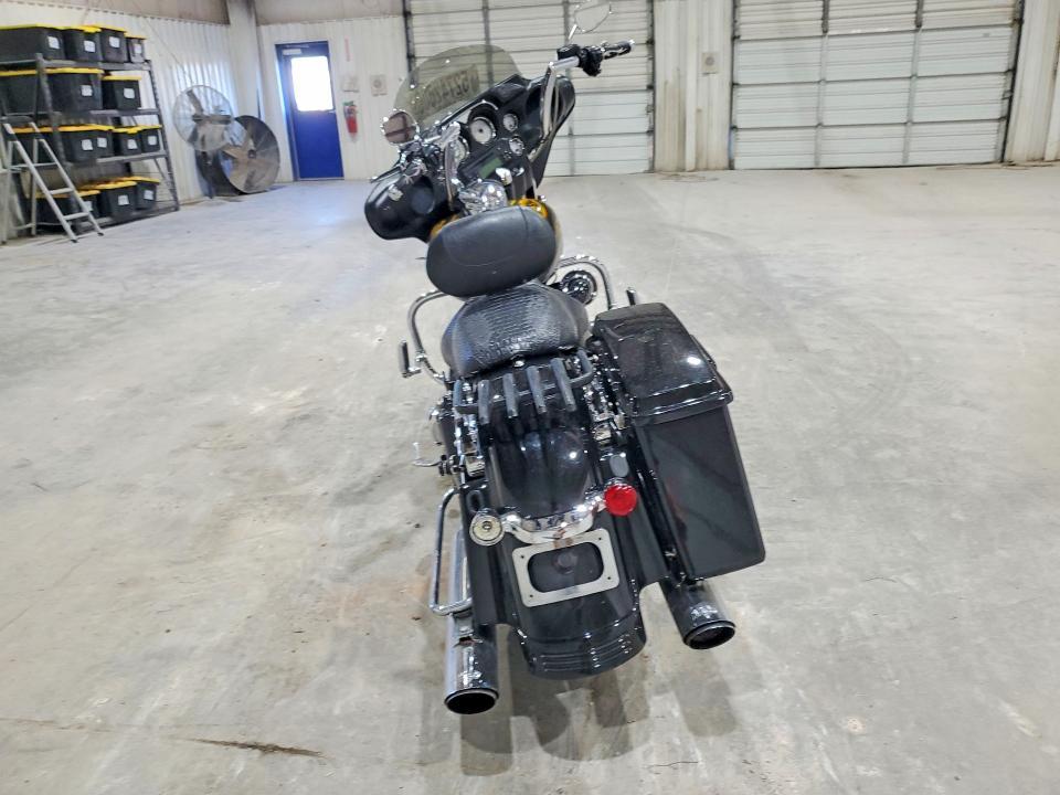2011 Harley-Davidson Flhx