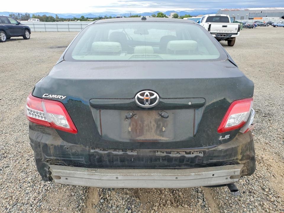 2010 Toyota Camry le