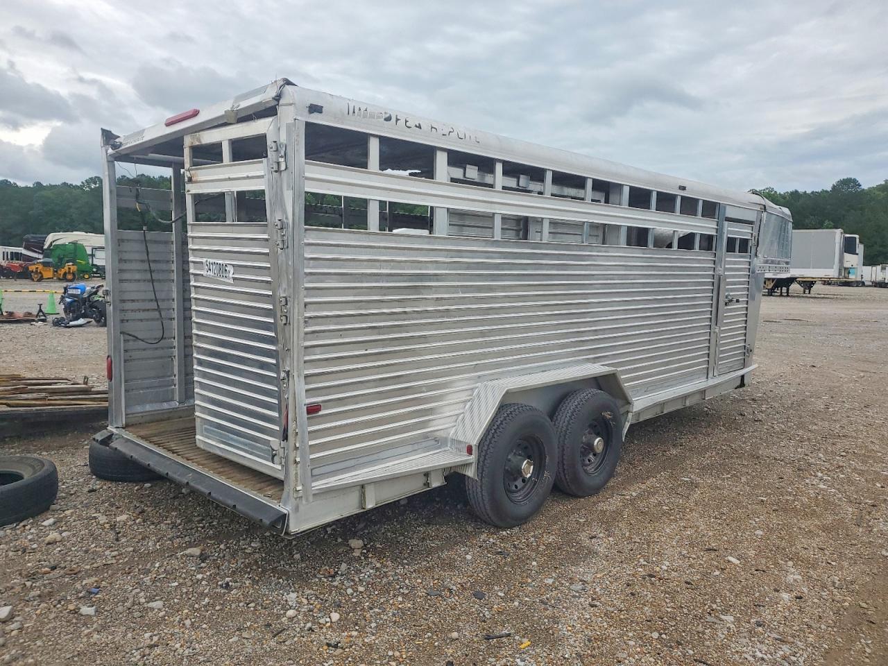 2006 Feat 2007 Featherlite Horse Trailer