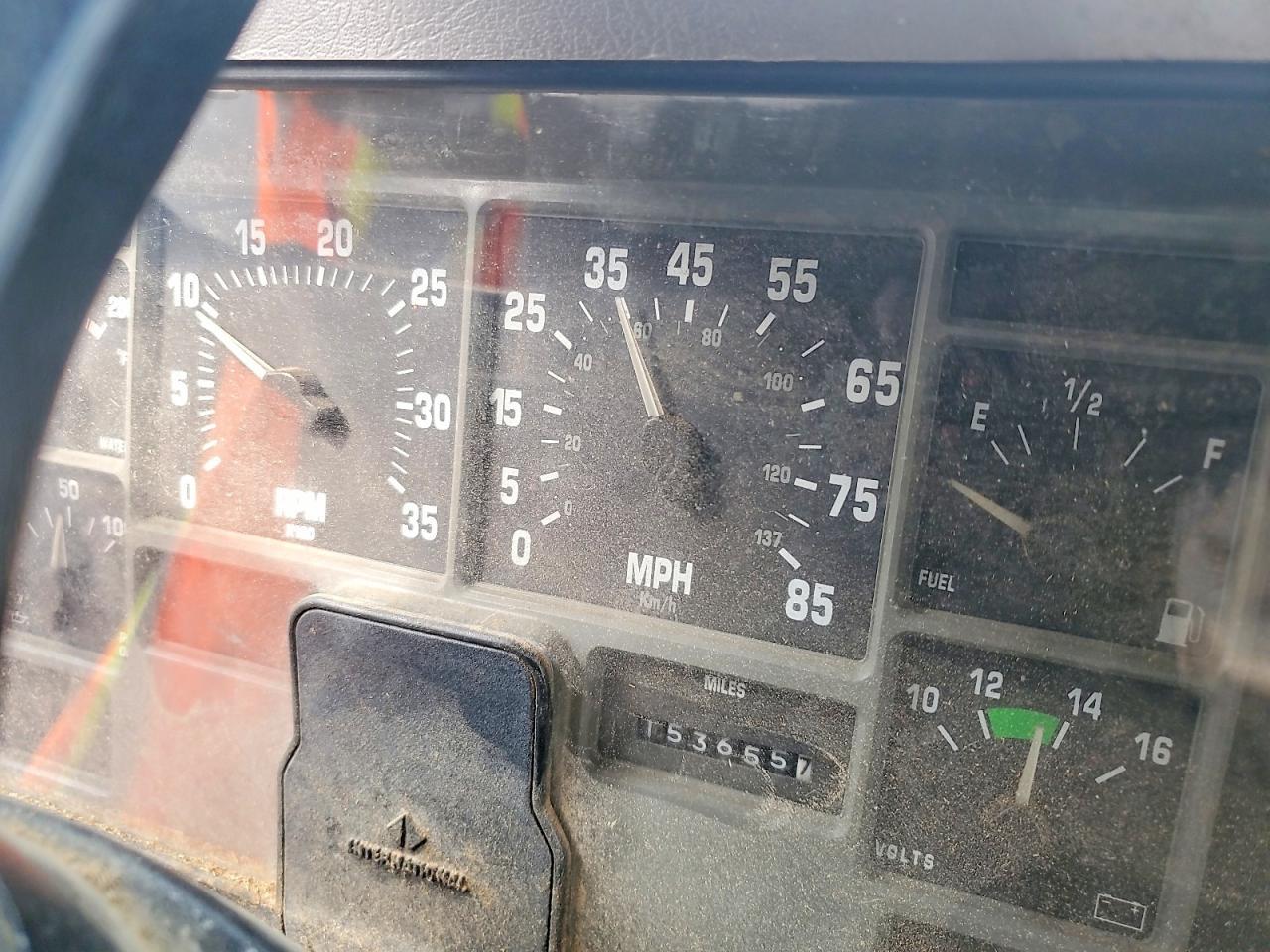 1999 International 4800 Feed Delivery Truck