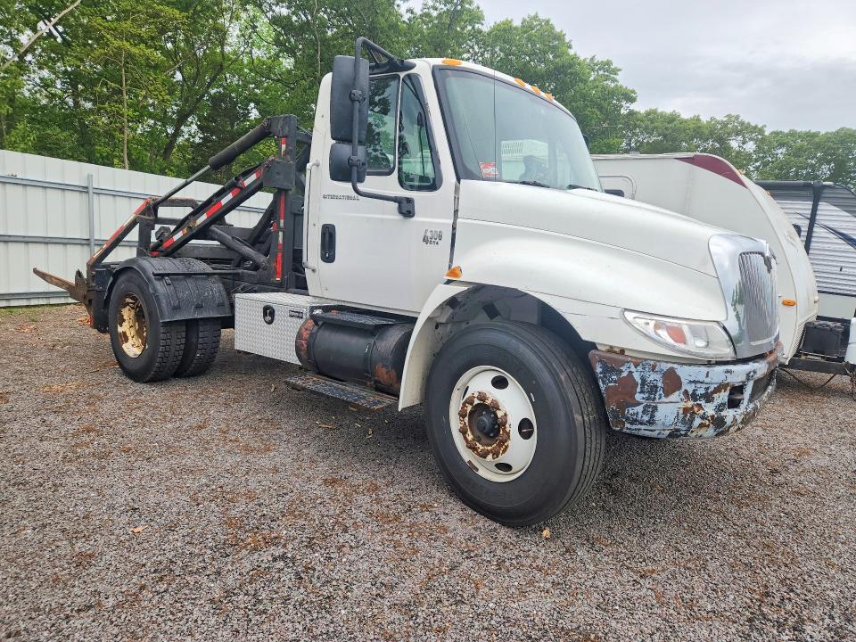 2002 International 4000 4300