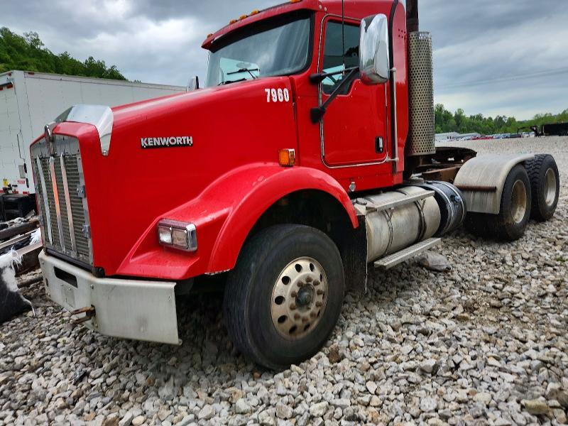 2013 Kenworth T800 Semi Truck