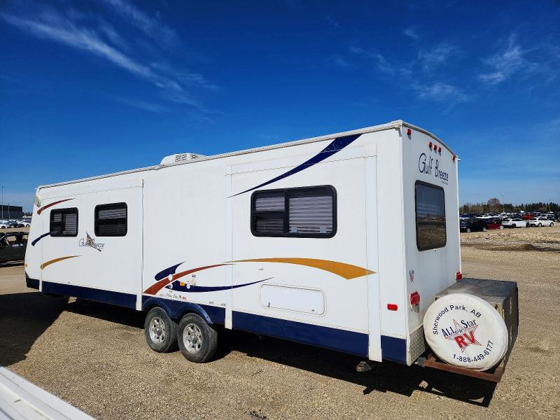 2010 Gulf Stream Recreational Vehicle (RV)