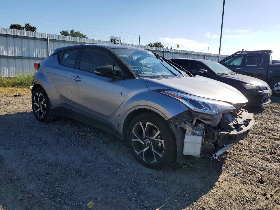 2020 Toyota C-hr xle