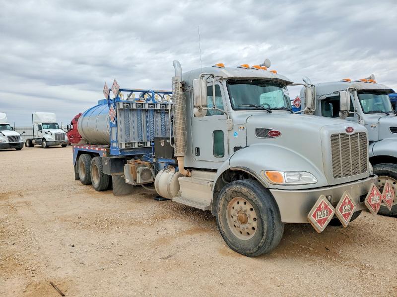 2015 Peterbilt 348