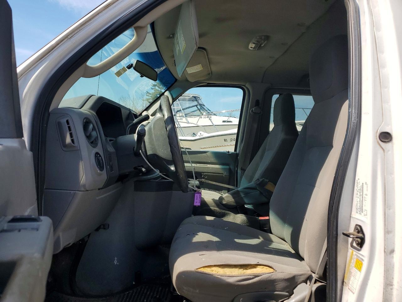 2014 Ford Econoline E350 Super Duty Wagon