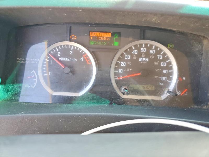 2011 Isuzu NPR BOX Truck