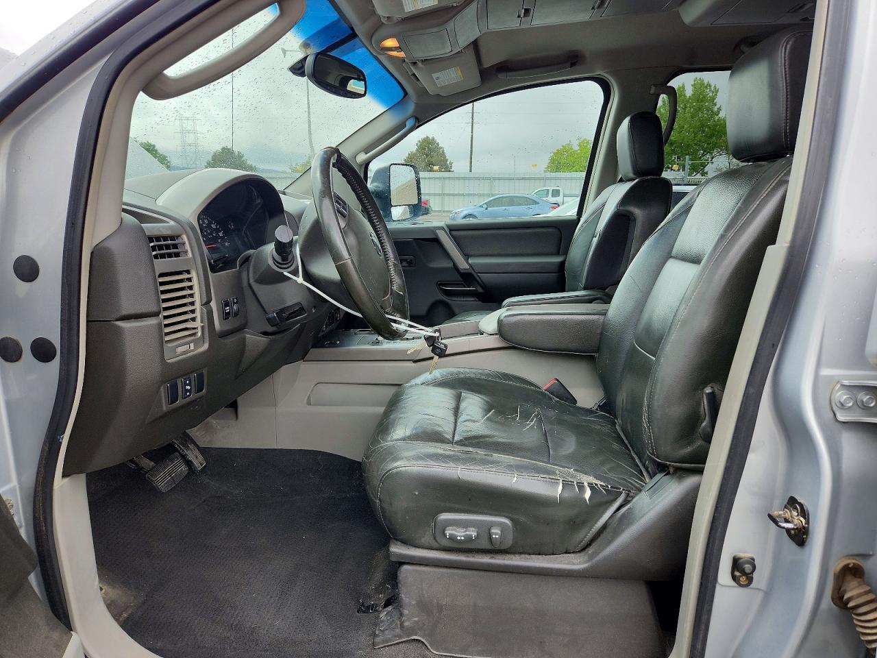 2004 Nissan Titan XE