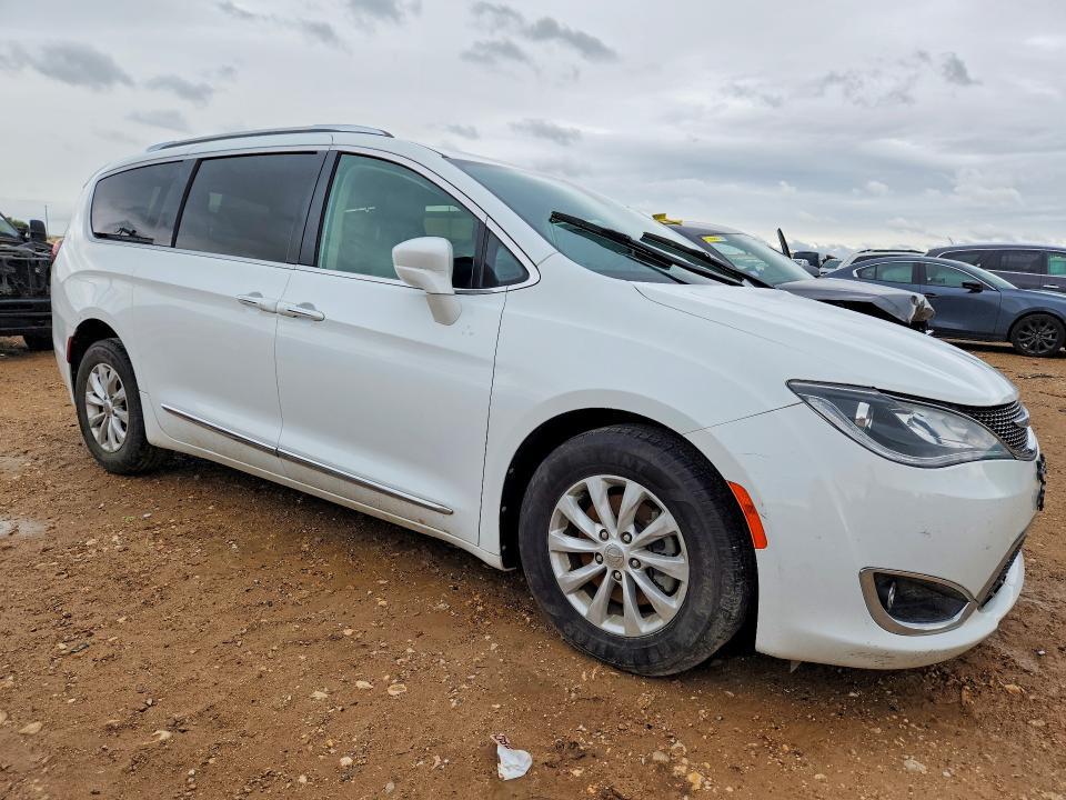 2019 Chrysler Pacifica Touring l