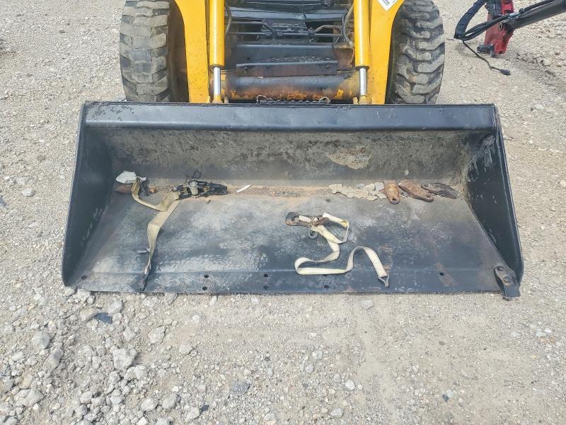 2002 John Deere 240 Skid Steer Loader
